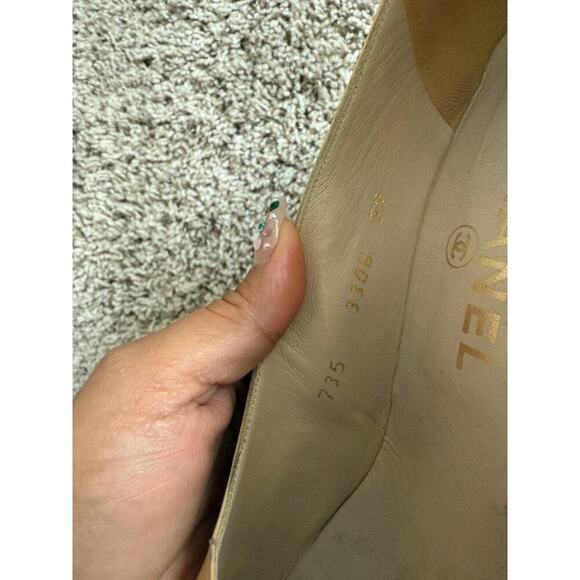 Chanel Original Finition Main Black and Tan CC Logo  Pumps Size 39 - Picture 5 of 10